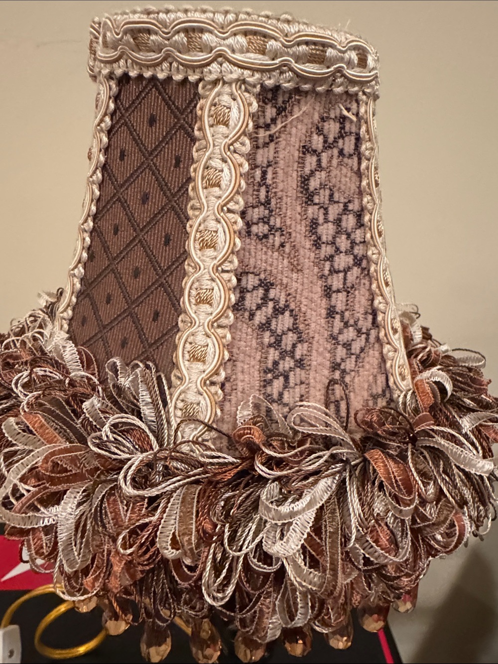 Vintage-Inspired Brown Table Lamp with Ornate Shade - Picture 5 of 6